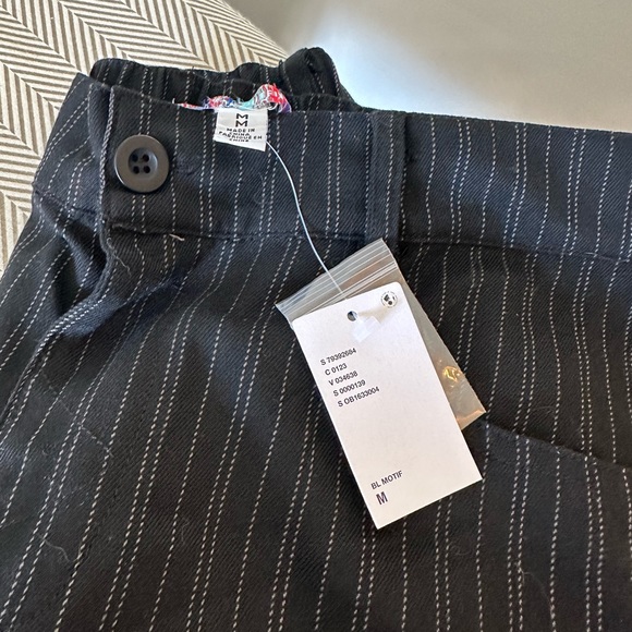 Size 27 / Joes Jeans / cropped and cute! - Picture 5 of 8